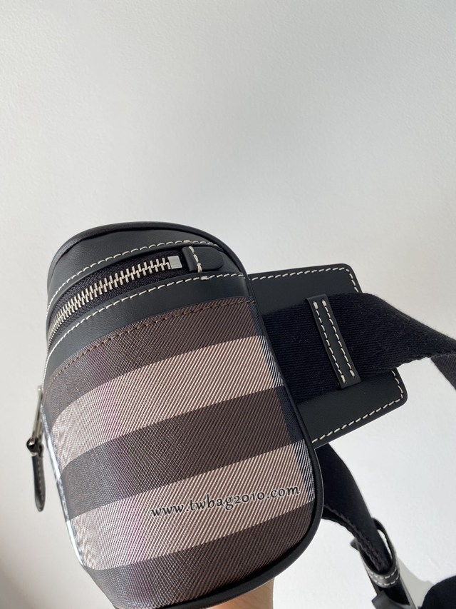 Burberry專門店新款立挺版型的腰包 巴寶莉格紋環保帆布斜背腰包 yxb1110